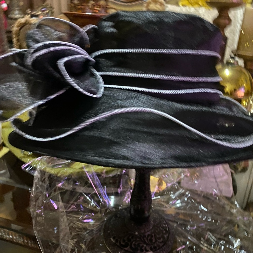 Beautiful wife Rom hat